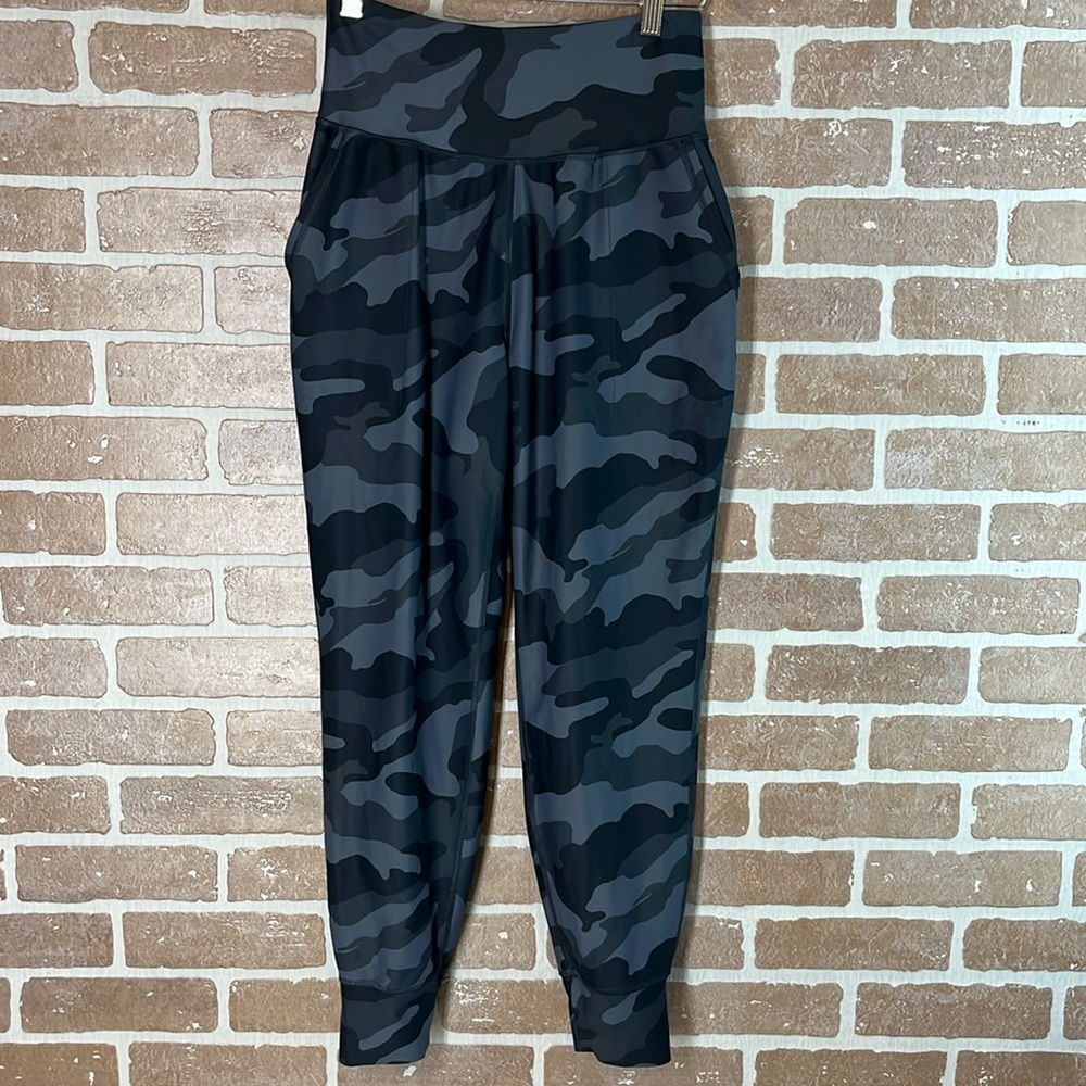 Old Navy Powersoft Pants Elevate High Rise Joggers Camo Medium